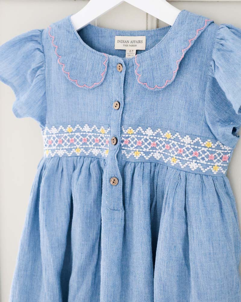 Mädchenkleid festlich blau gesmokt