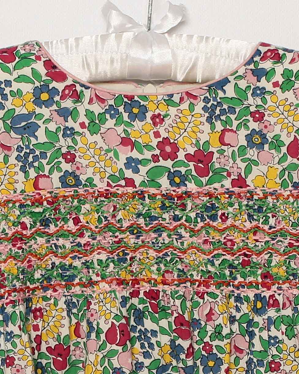 Mädchen-Smokkleid Blumenmuster bunt